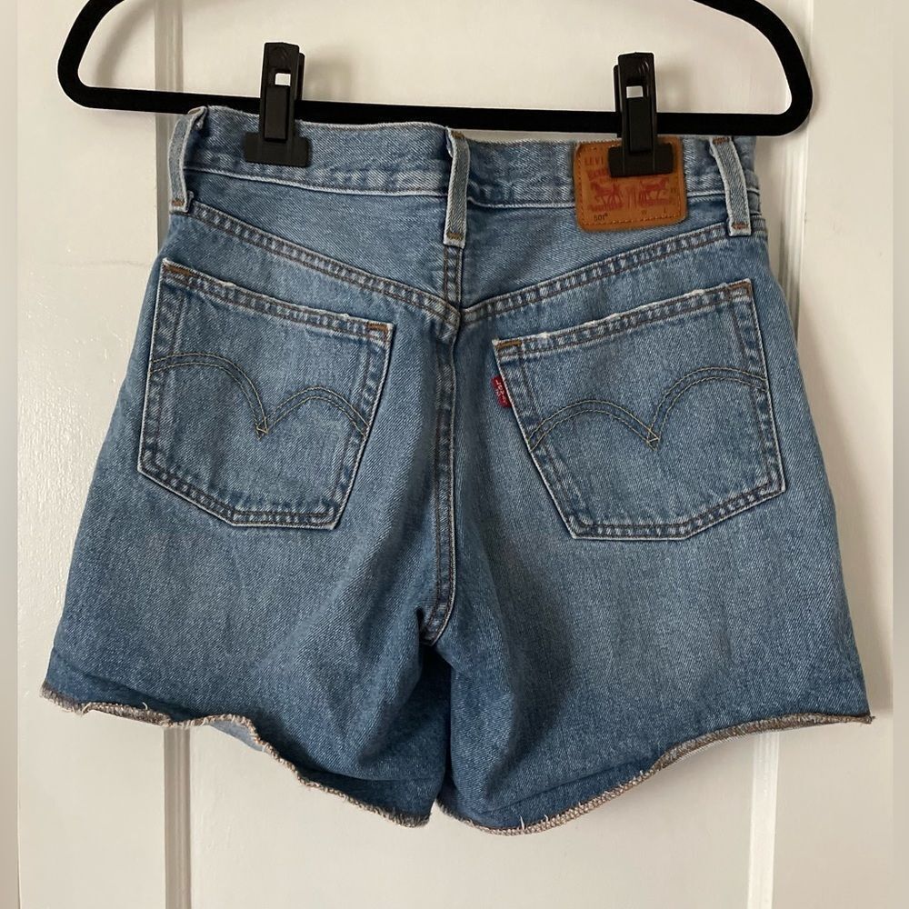Levi's 501 High Waisted Denim Shorts Size 26 Button Fly 100% Cotton Distressed - Picture 3 of 10